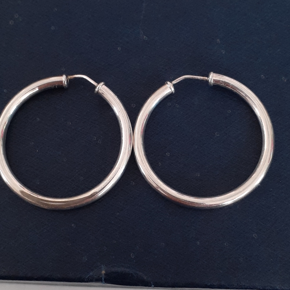 925 hoops. marked 925 - Picture 1 of 3